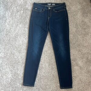 Denizen by Levi’s low rise jegging size 5